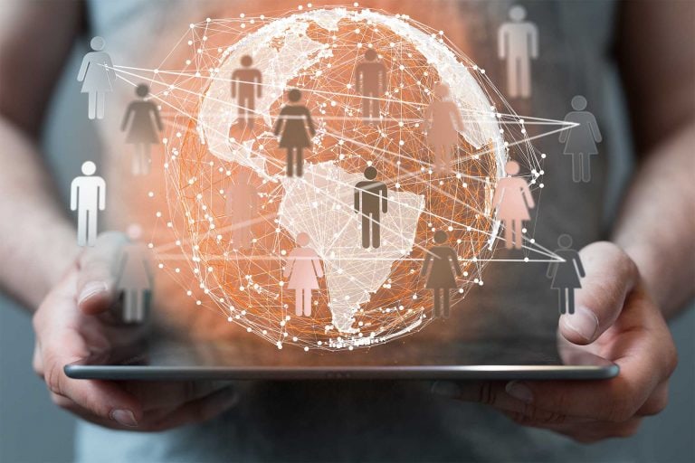 Globale Vernetzung und digitale Kommunikation im Baugewerbe.